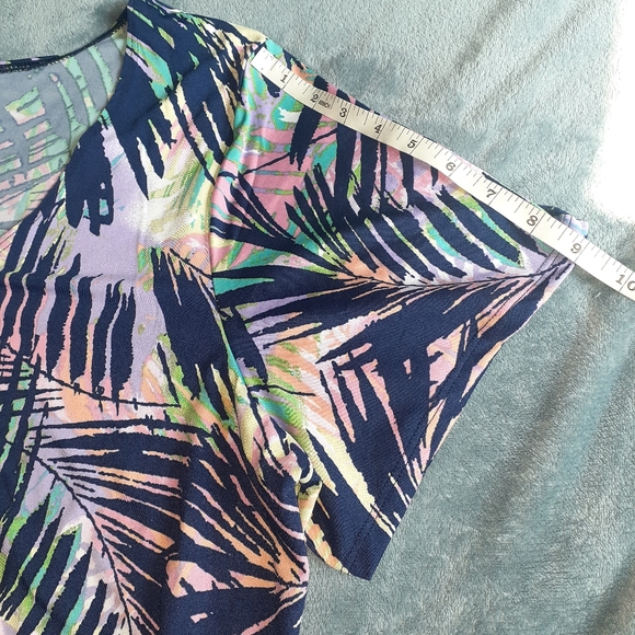 Times Square Short Sleeve Top - Picture 8 of 8